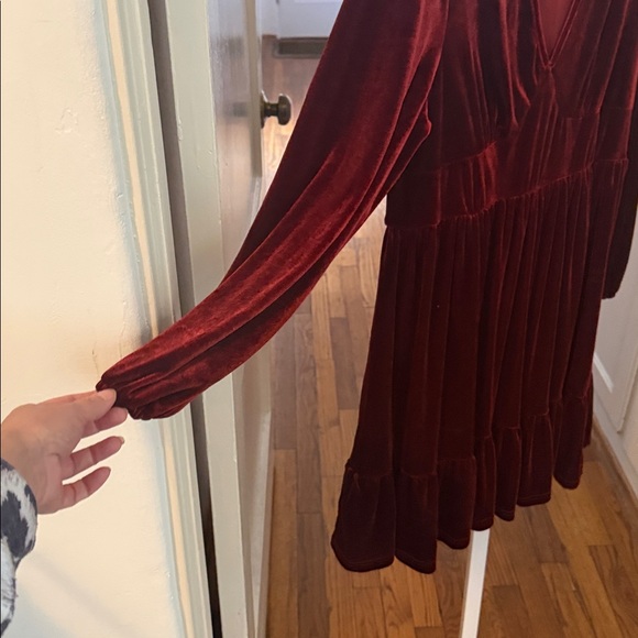 Gorgeous, maroon Velvet long sleeve Dress 1X - Picture 4 of 7